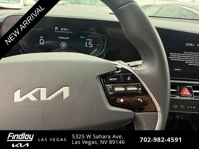 Certified 2025 Kia Niro EX FWD image 11