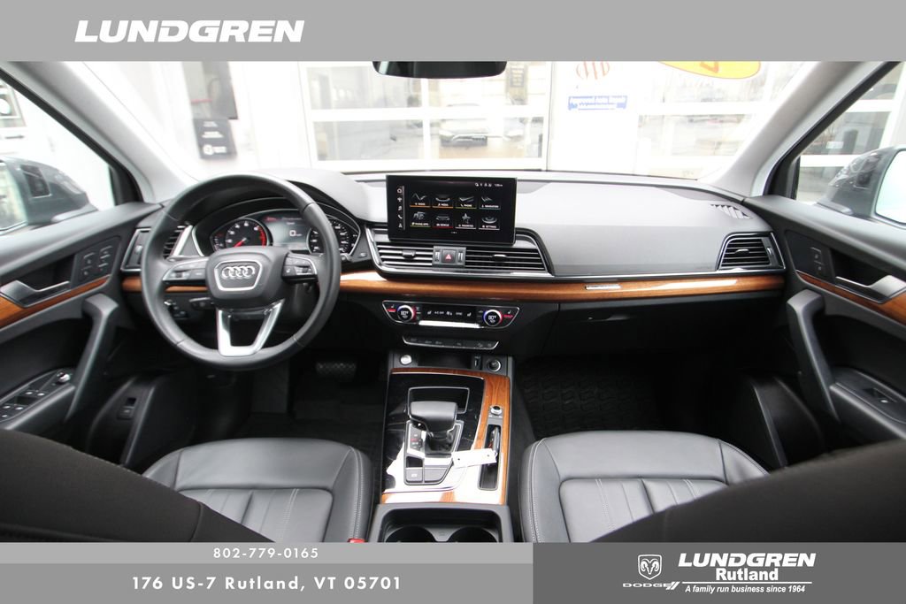 Used 2023 Audi Q5 2.0T Premium w/ Convenience Package image 6