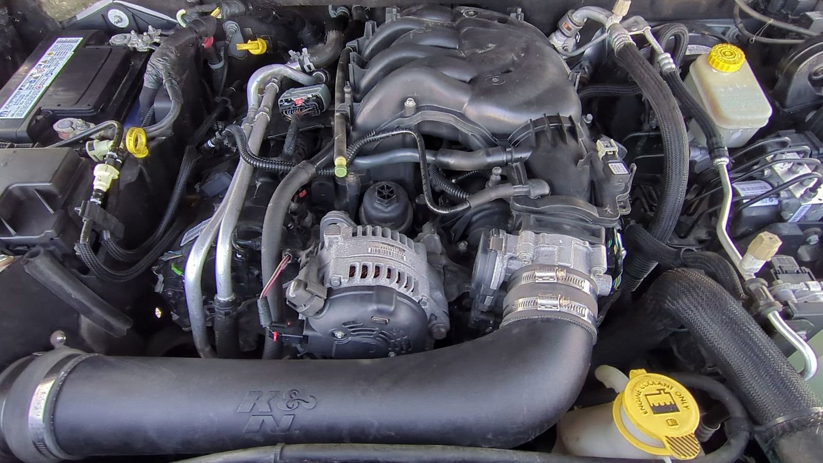 Used 2016 Jeep Wrangler Unlimited Rubicon image 15