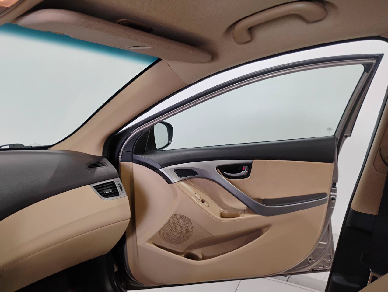 Used 2013 Hyundai Elantra Limited w/ Technology Pkg FWD image 89
