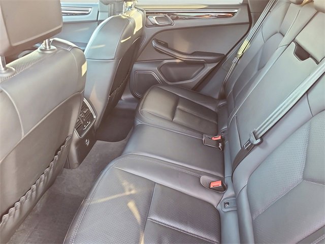 Used 2023 Porsche Macan Turbo image 10