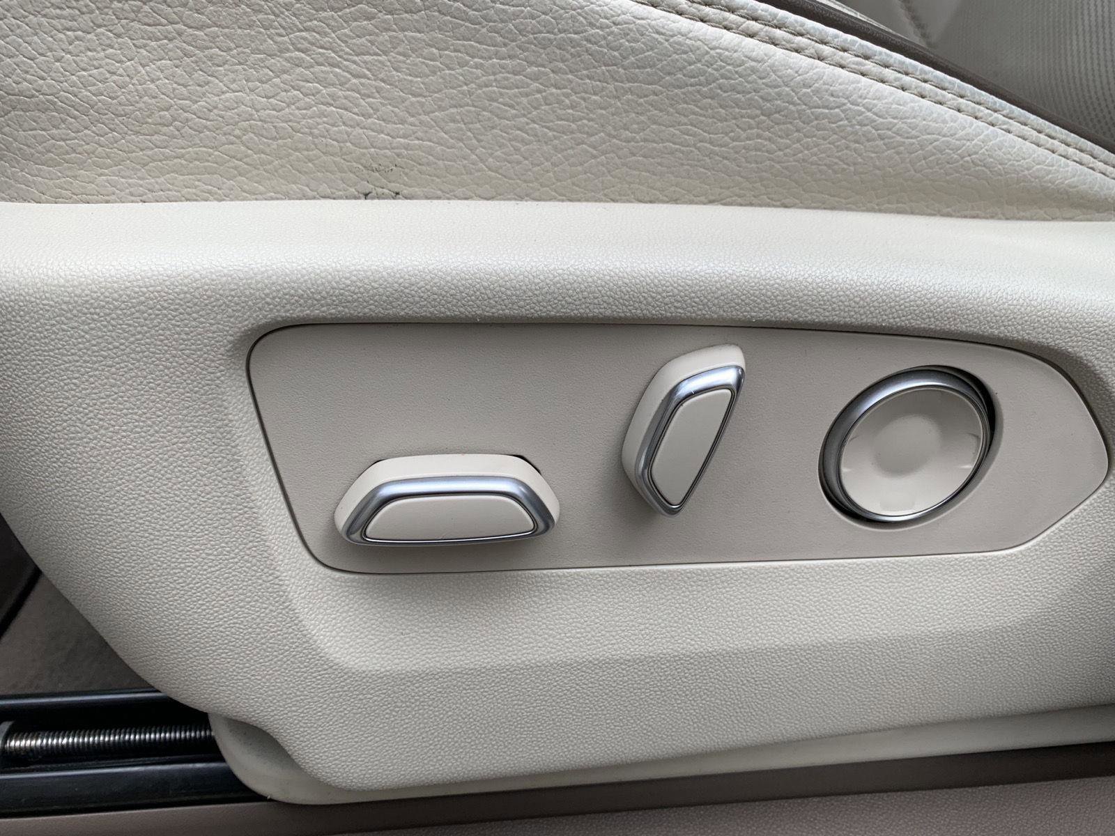 Used 2021 GMC Yukon XL Denali w/ Denali Premium Package image 7