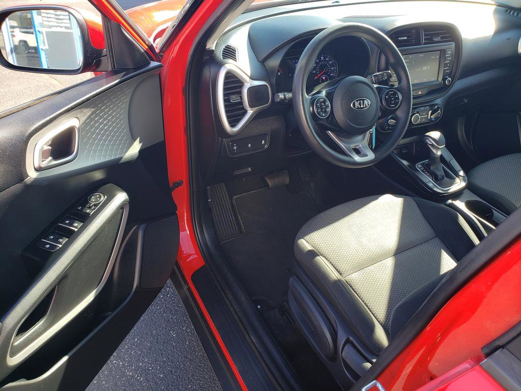 Used 2020 Kia Soul LX image 11