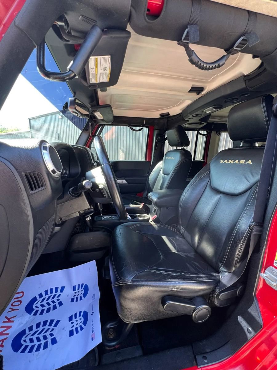 Used 2013 Jeep Wrangler Unlimited Sahara w/ Dual Top Group AWD/4WD image 9