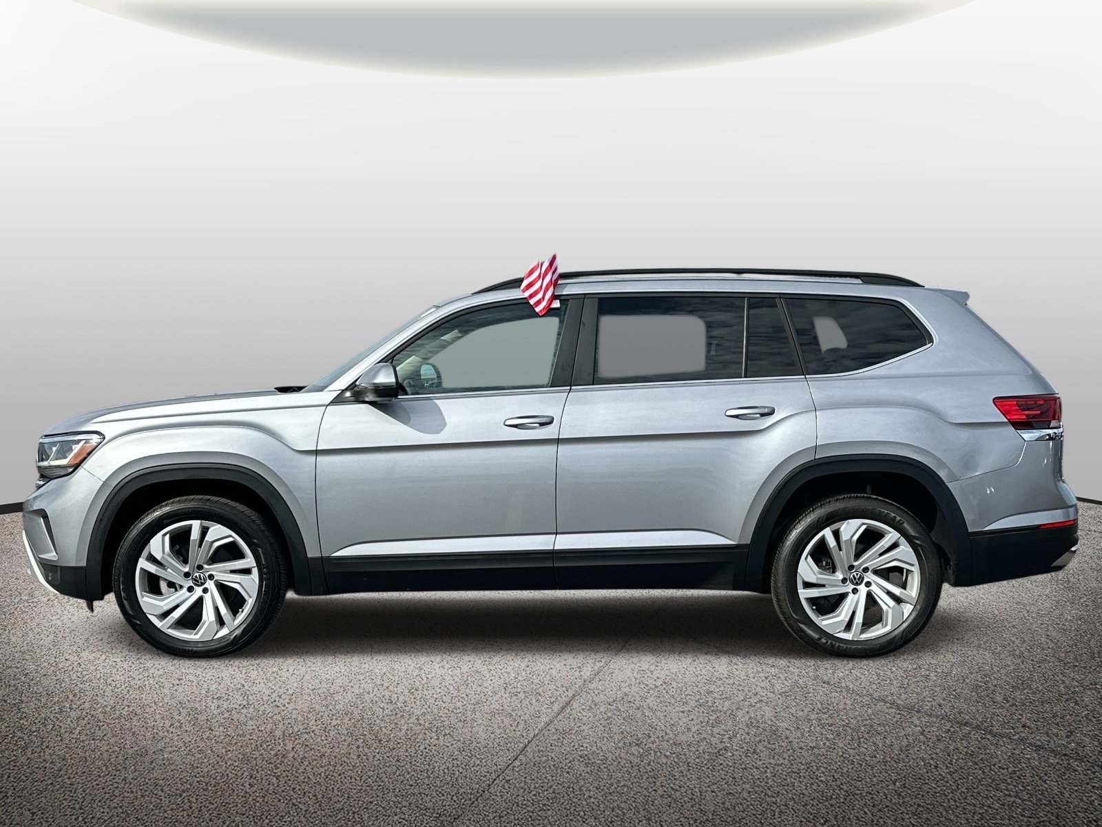 Used 2021 Volkswagen Atlas SE w/ Panoramic Sunroof Package AWD/4WD image 2