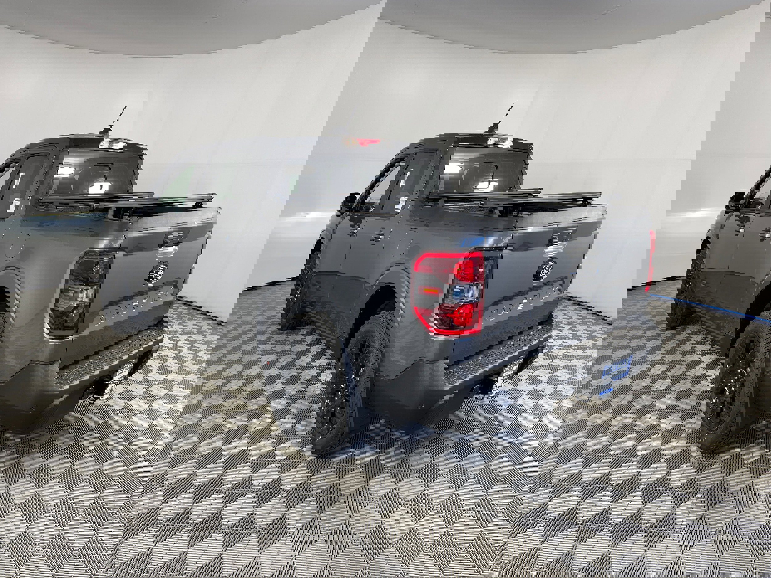 New 2025 Ford Maverick Lariat w/ Black Appearance Package image 5