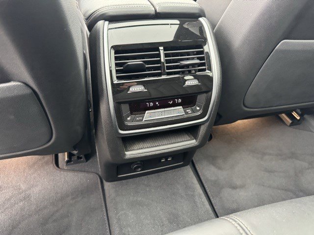 Used 2025 BMW X5 xDrive50e image 33