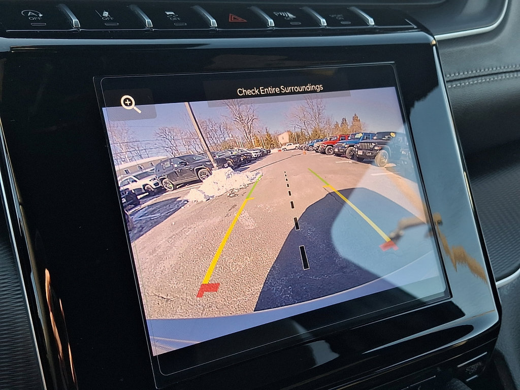 Used 2025 Jeep Grand Cherokee Altitude image 27