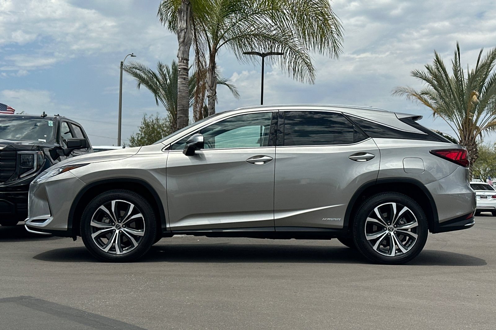 Used 2022 Lexus RX 450h AWD w/ Premium Package image 7