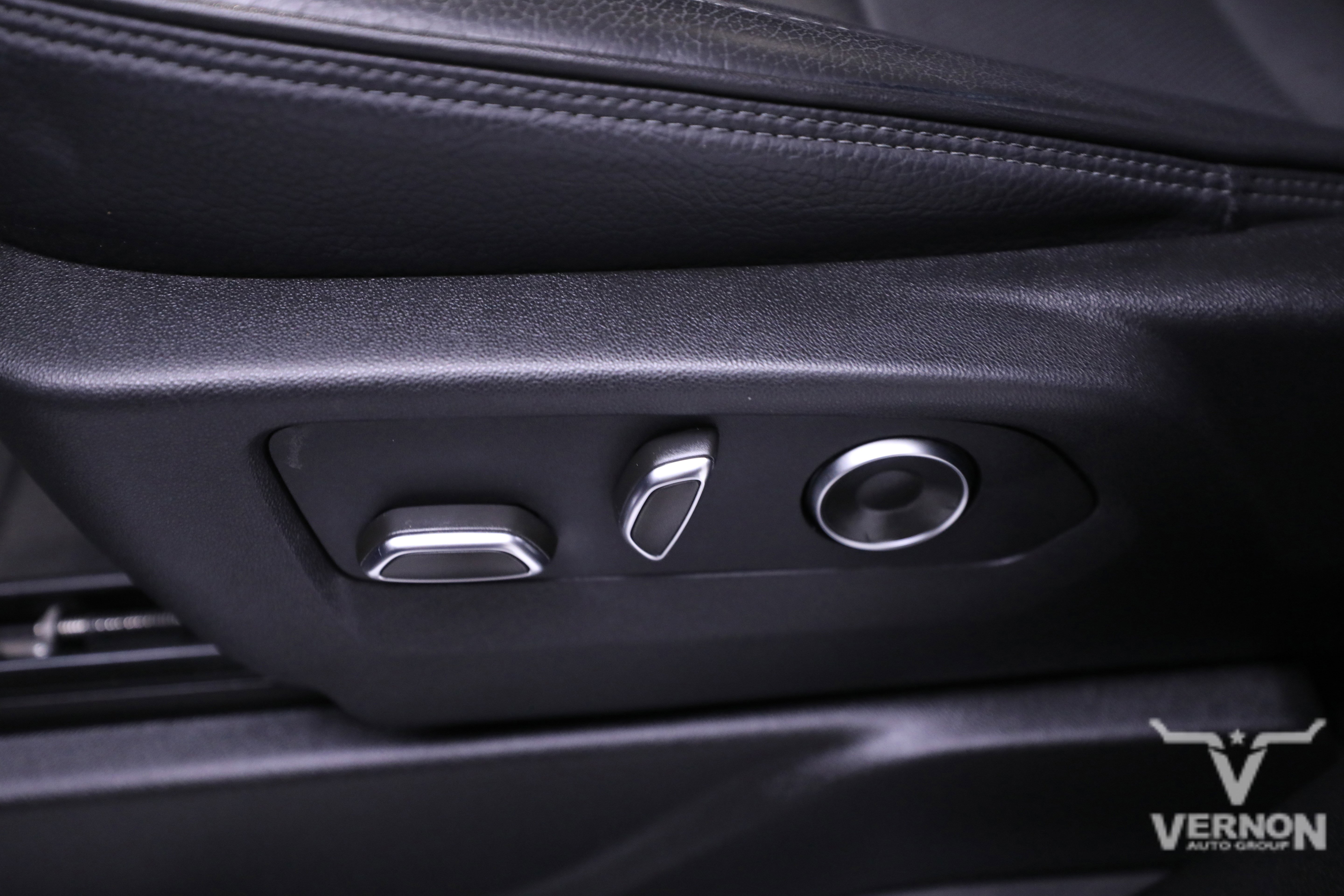 Used 2024 GMC Yukon Denali w/ Advanced Technology Package image 15