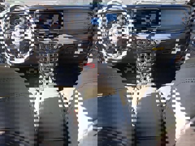 New 2026 Jeep Gladiator Mojave w/ Technology Group image 27