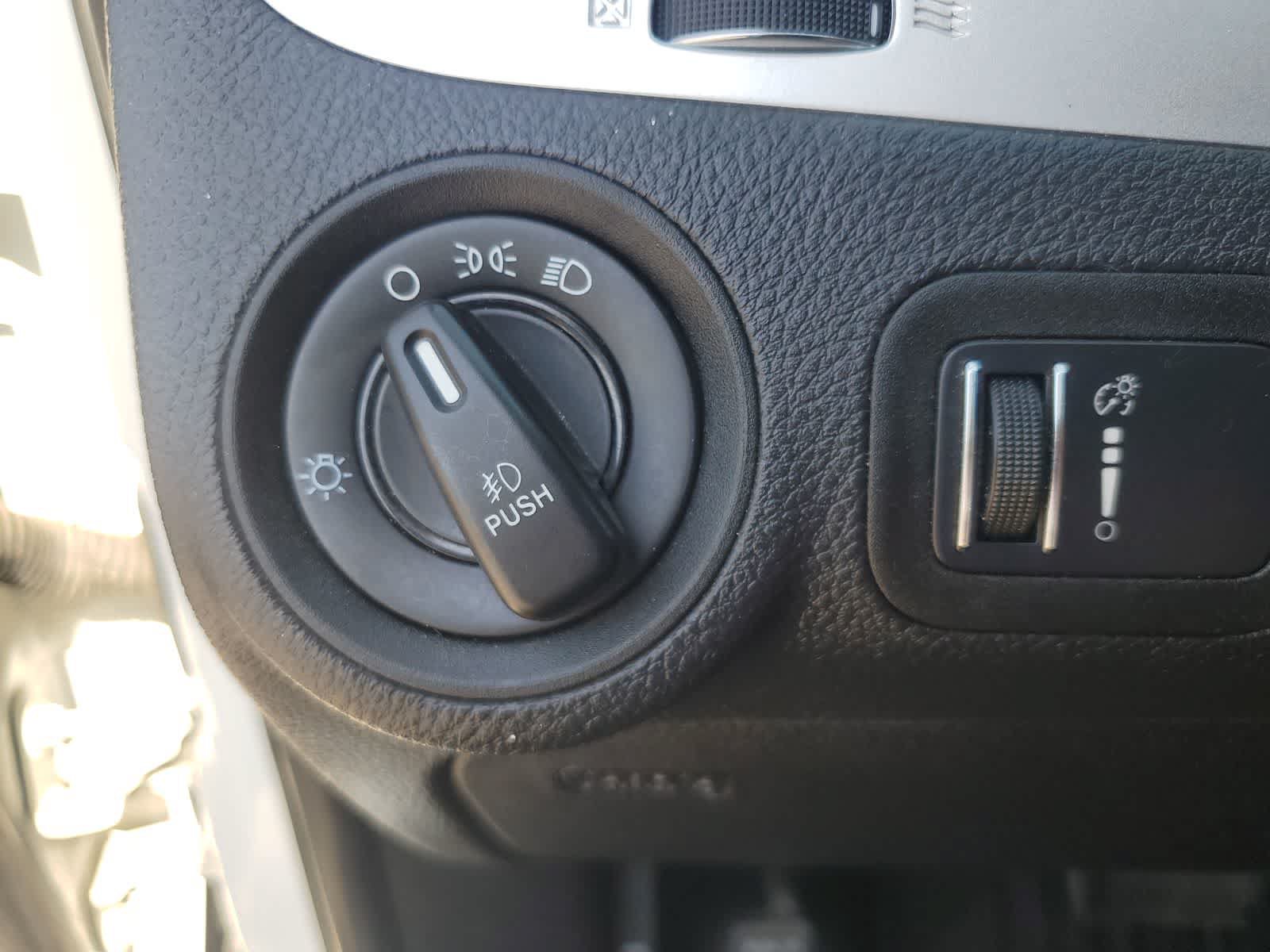 Used 2015 Dodge Journey SXT w/ Flexible Seating Group FWD image 19