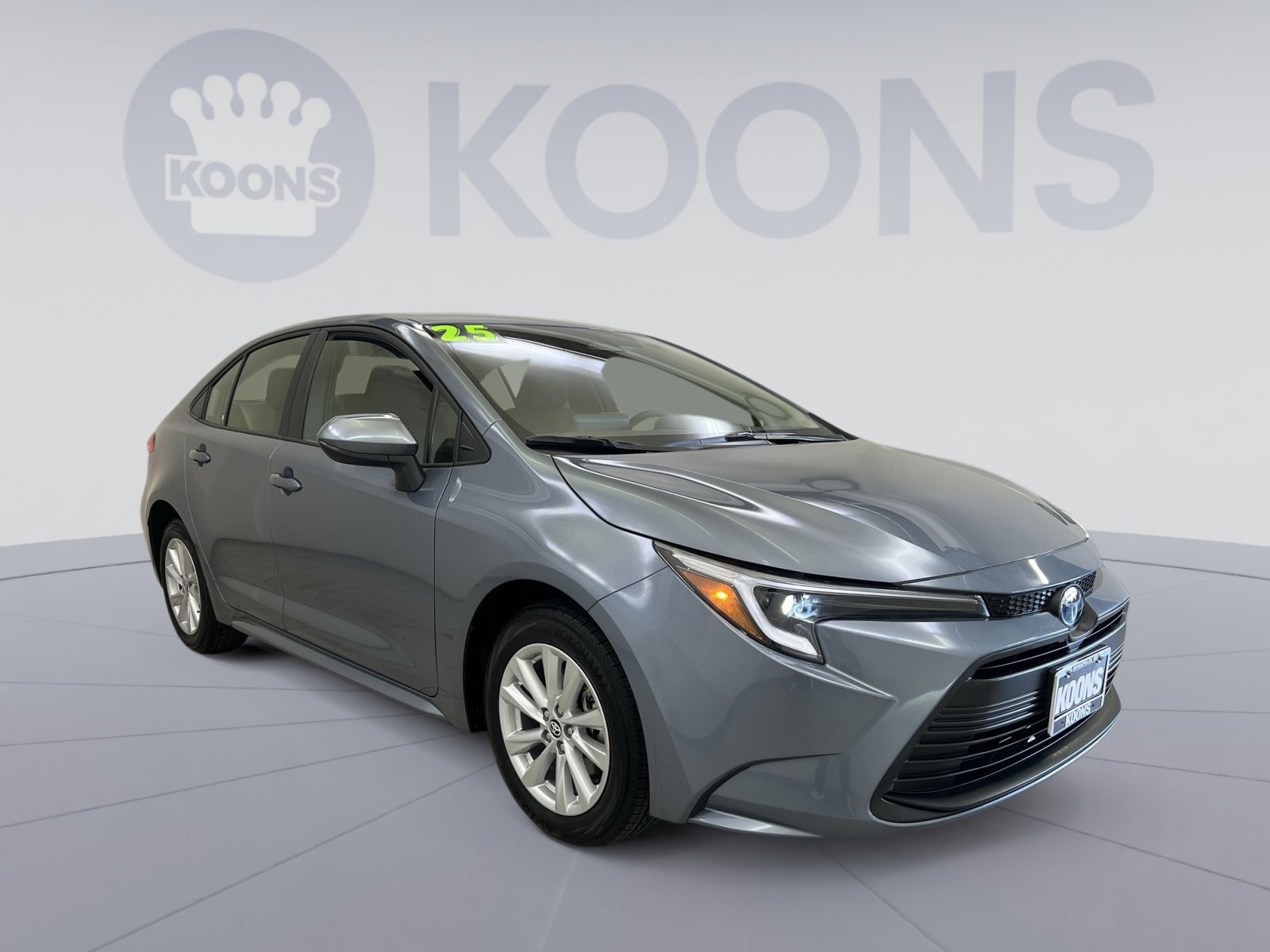 Used 2025 Toyota Corolla LE image 2