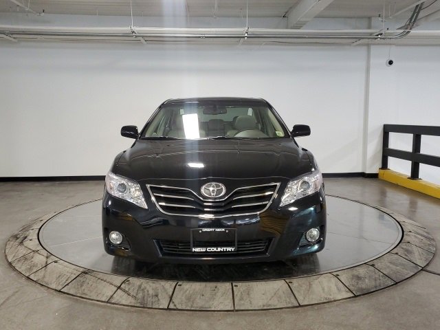 Used 2011 Toyota Camry XLE w/ SE/XLE Extra-Value Pkg image 3