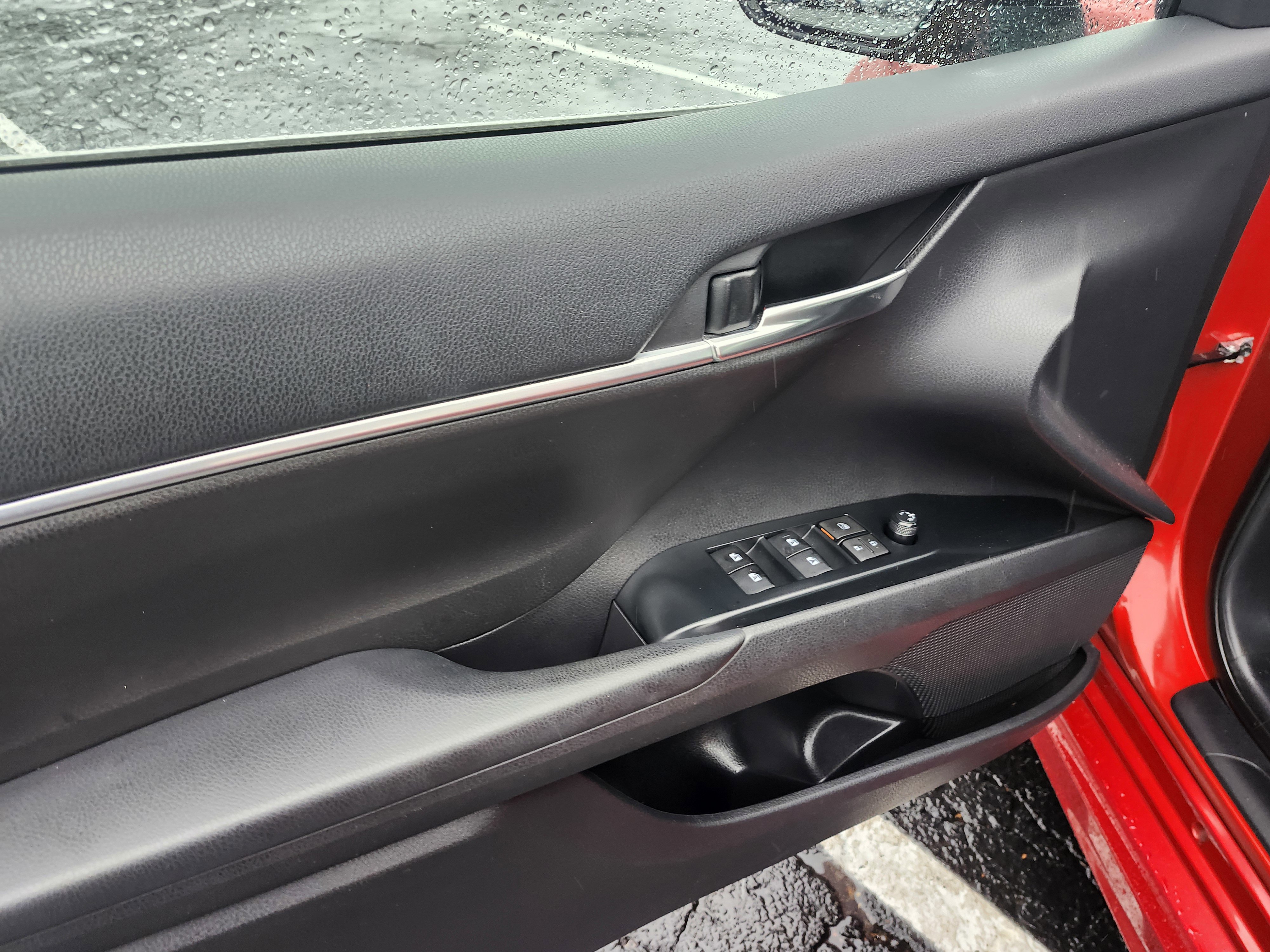 Used 2020 Toyota Camry SE image 17