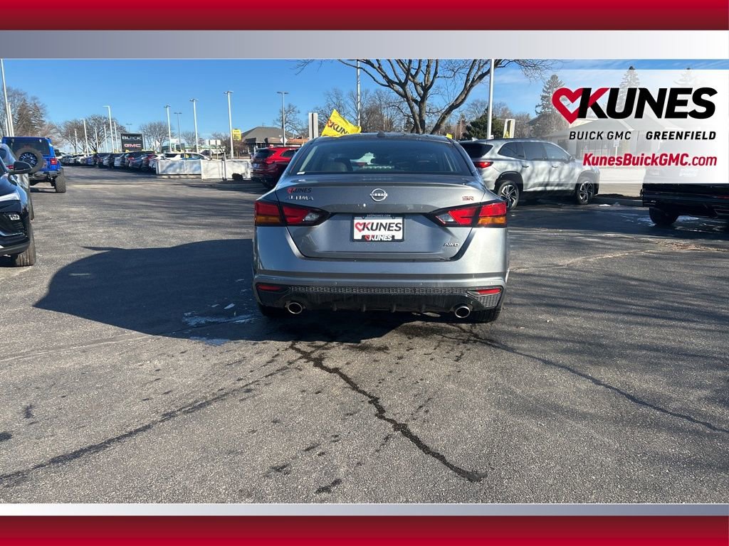 Used 2024 Nissan Altima 2.5 SR AWD/4WD image 7
