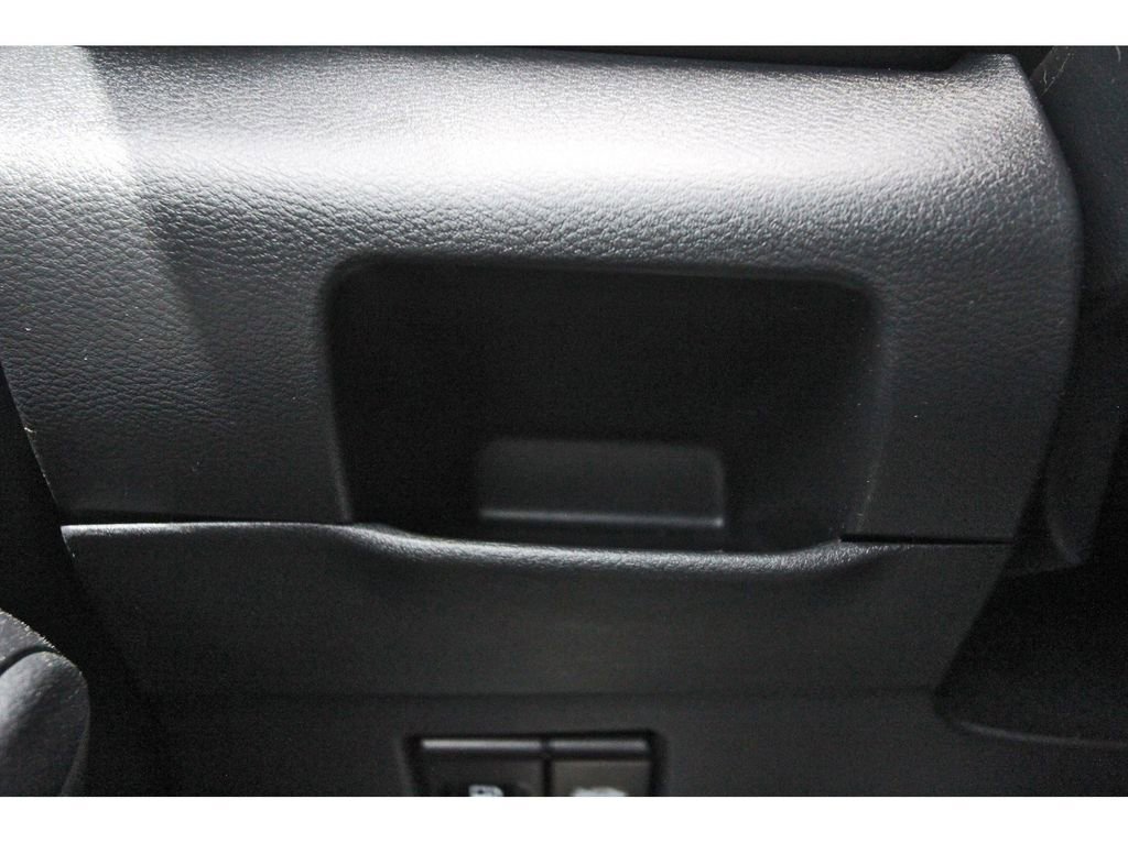 Used 2023 Nissan Kicks SR image 19