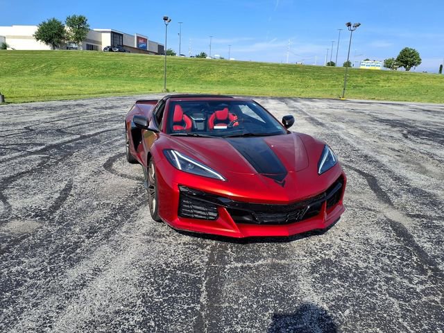 Used 2025 Chevrolet Corvette Z06 RWD image 4