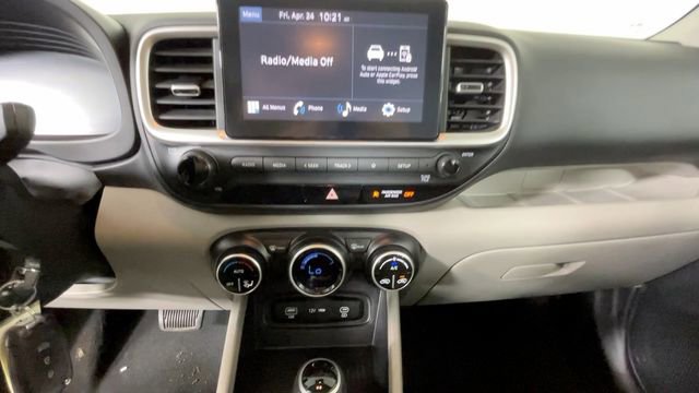 Used 2023 Hyundai Venue SEL FWD image 33