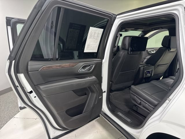 Used 2021 Chevrolet Tahoe Z71 w/ Luxury Package AWD/4WD image 27