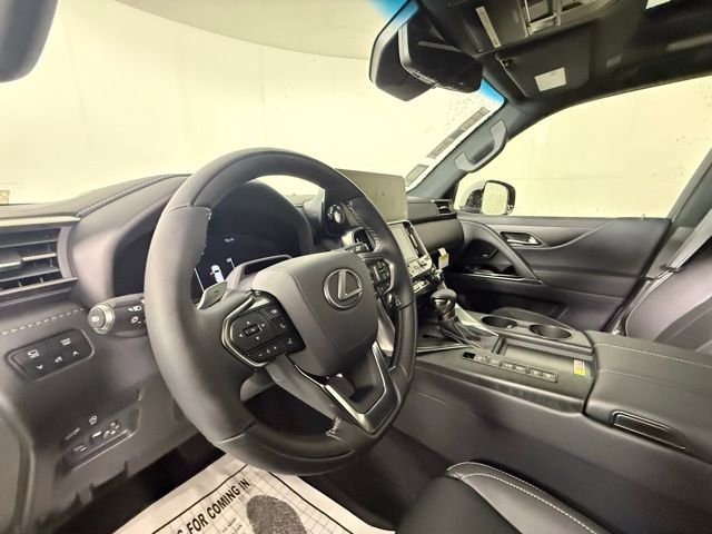 New 2025 Lexus LX 600 4WD w/ Luxury Package image 10