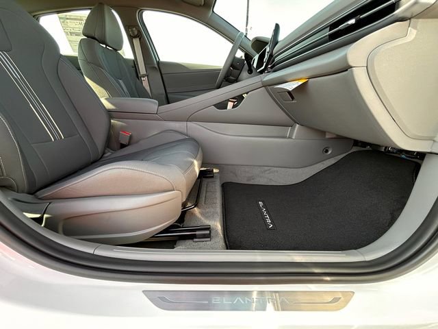 New 2025 Hyundai Elantra Sport image 26