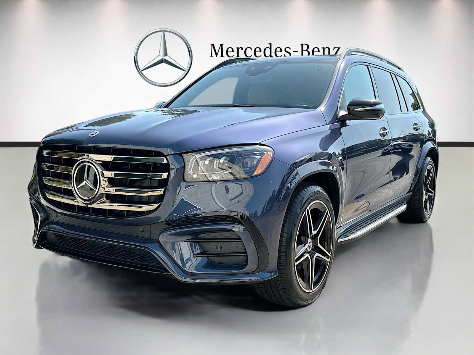 New 2026 Mercedes-Benz GLS 450 4MATIC image 1