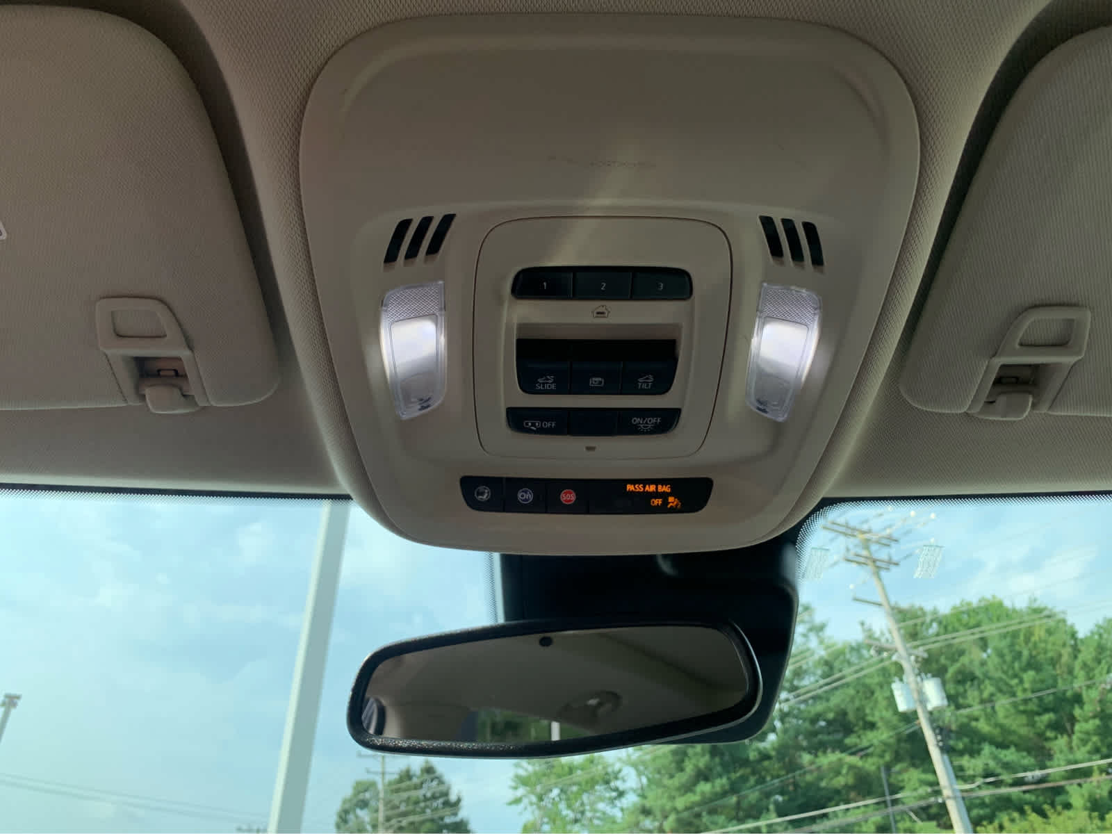Used 2022 Buick Envision Essence w/ Technology Package I AWD/4WD image 22