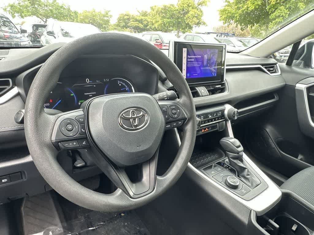 Used 2023 Toyota RAV4 LE AWD/4WD image 12