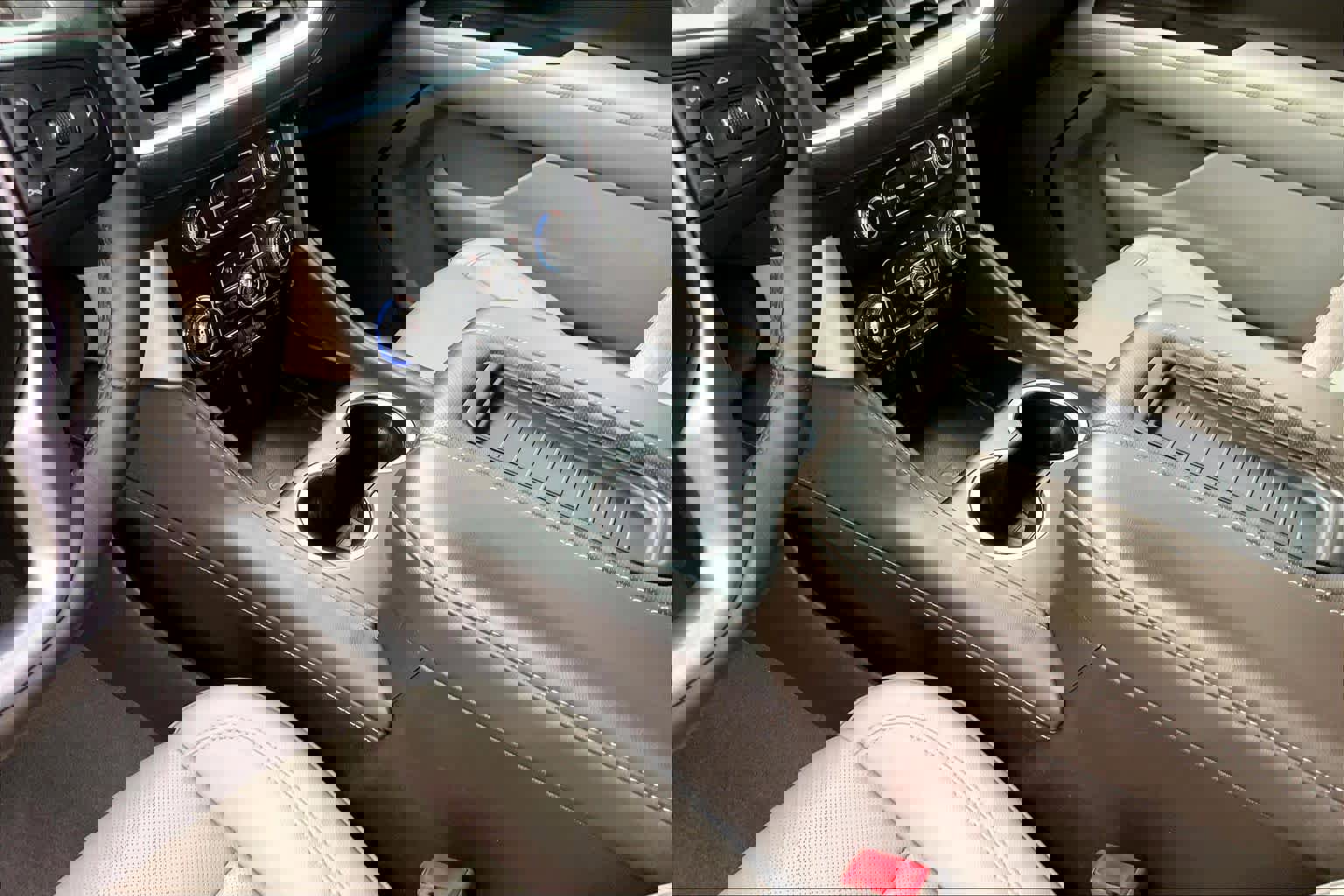 Used 2022 GMC Yukon SLT w/ SLT Premium Package image 33