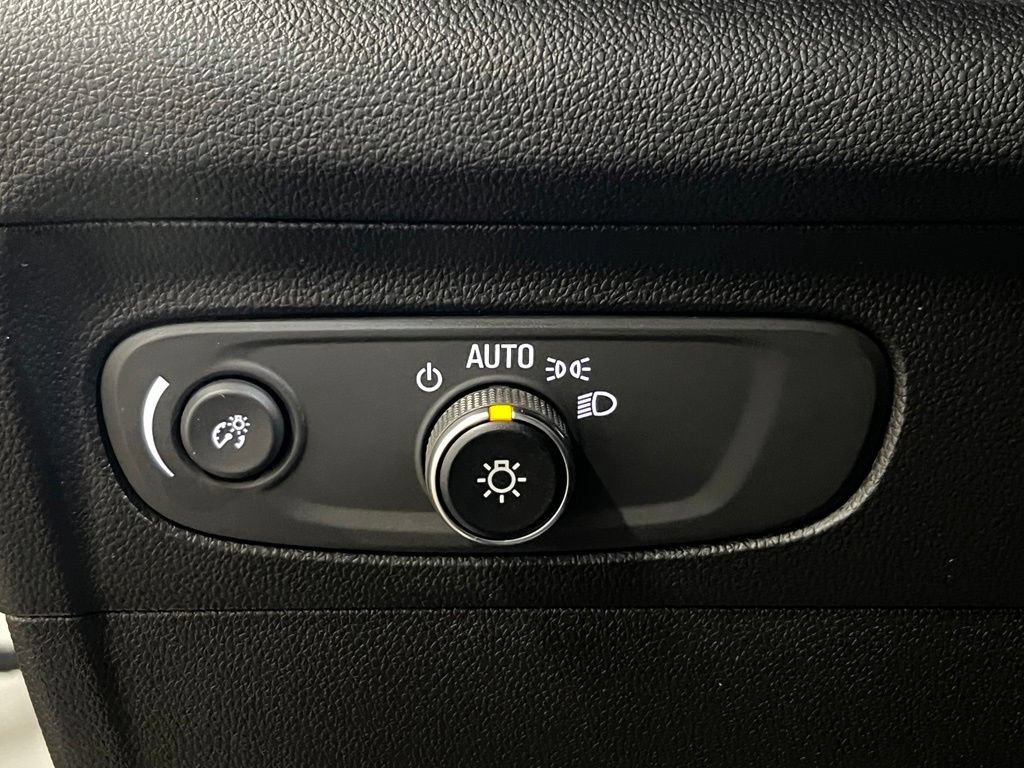 Certified 2021 Buick Envision Essence w/ Sport Touring Package AWD/4WD image 15