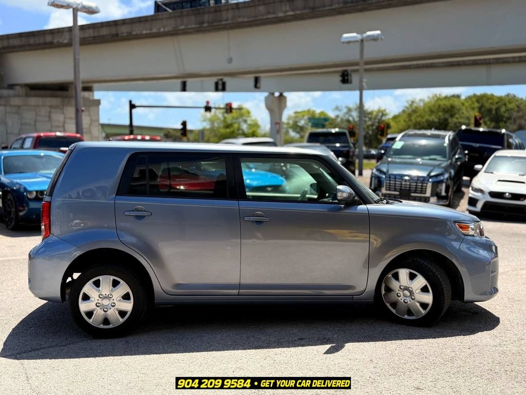 Used 2012 Scion xB FWD image 9