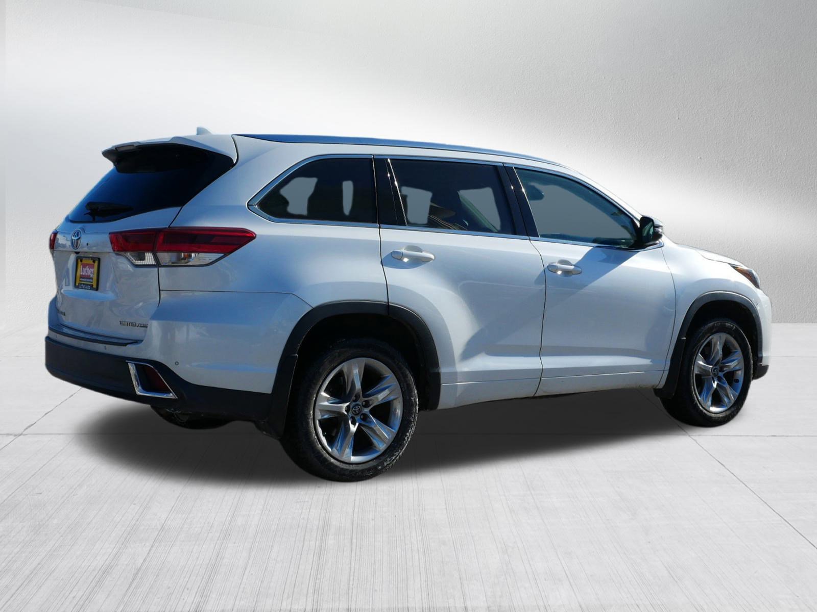 Used 2019 Toyota Highlander Limited AWD/4WD image 7