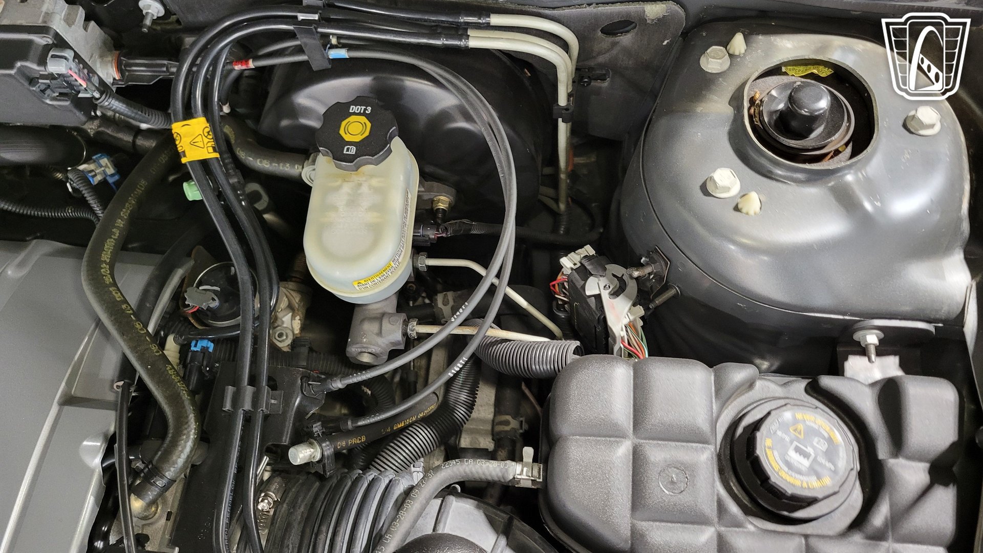 Used 2004 Cadillac Seville SLS w/ Preferred Equipment Group FWD image 12