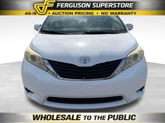 Used 2012 Toyota Sienna LE FWD image 2