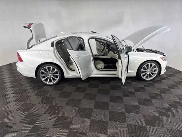 Used 2020 Volvo S60 T5 Momentum FWD image 13