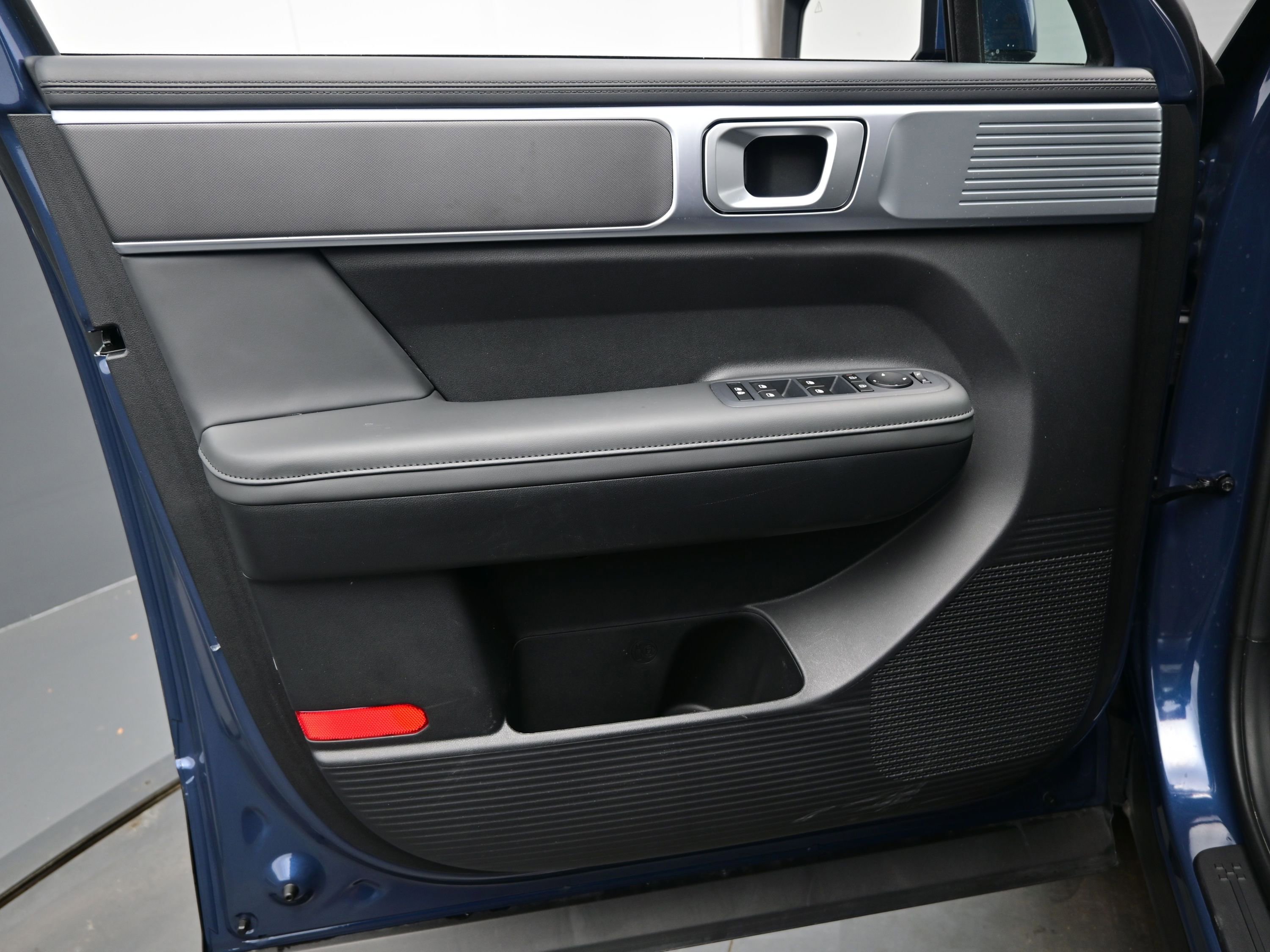 Certified 2026 Hyundai Santa Fe SEL image 9