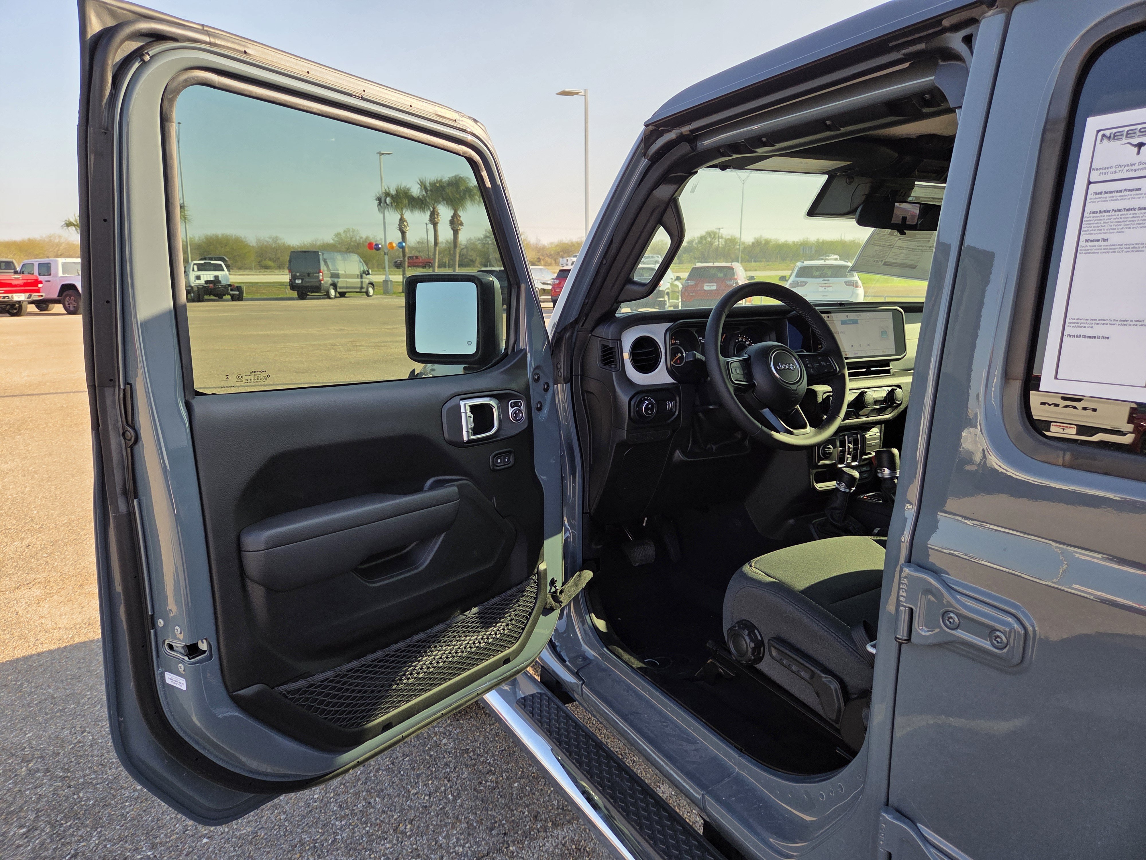 Used 2025 Jeep Gladiator Sport AWD/4WD image 12