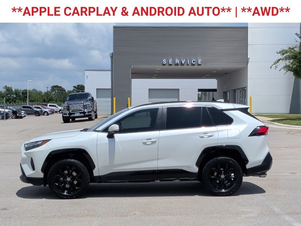 Used 2022 Toyota RAV4 SE AWD/4WD image 5