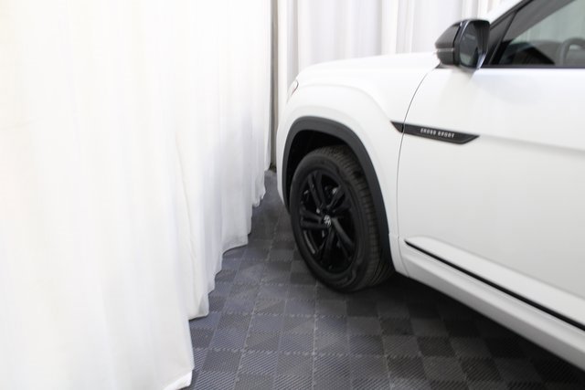 New 2026 Volkswagen Atlas Cross Sport SEL R-Line image 21