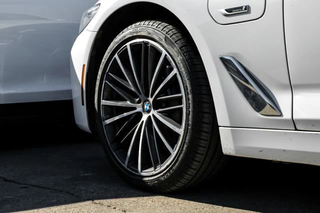 Used 2023 BMW 530e RWD image 65