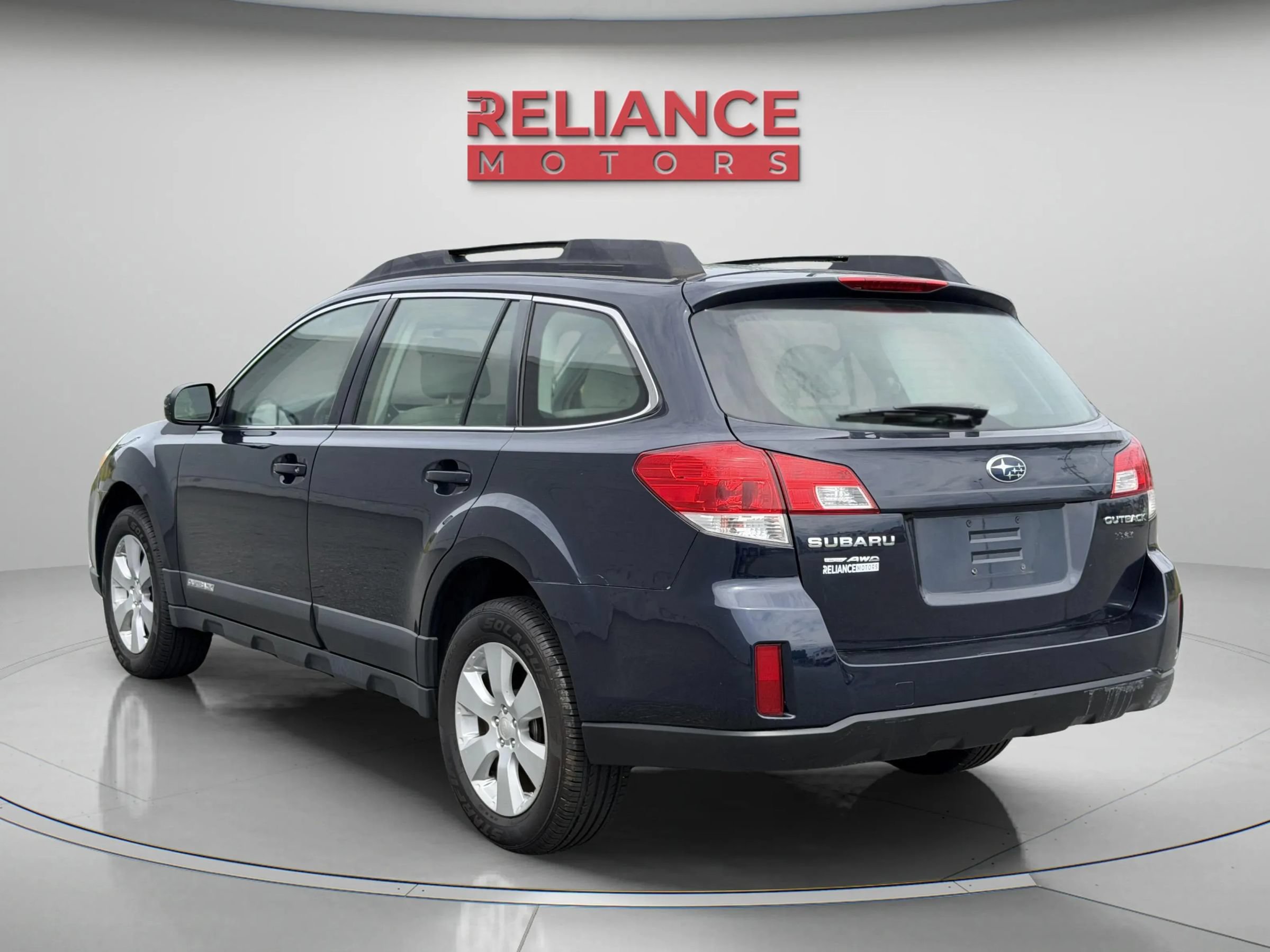 Used 2012 Subaru Outback 2.5i w/ Alloy Wheel Pkg AWD/4WD image 4