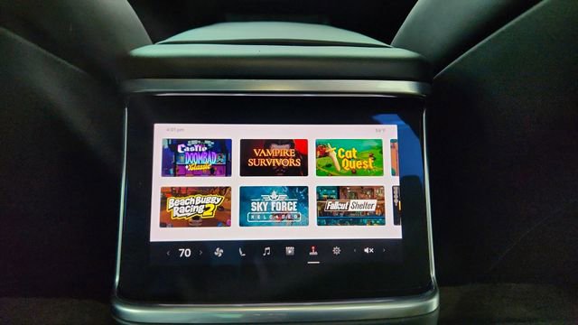 Used 2023 Tesla Model X image 42