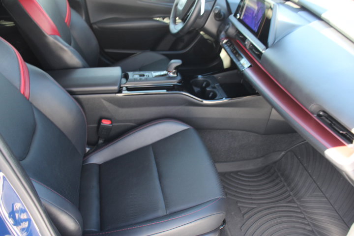 Used 2023 Toyota Prius Prime FWD image 19