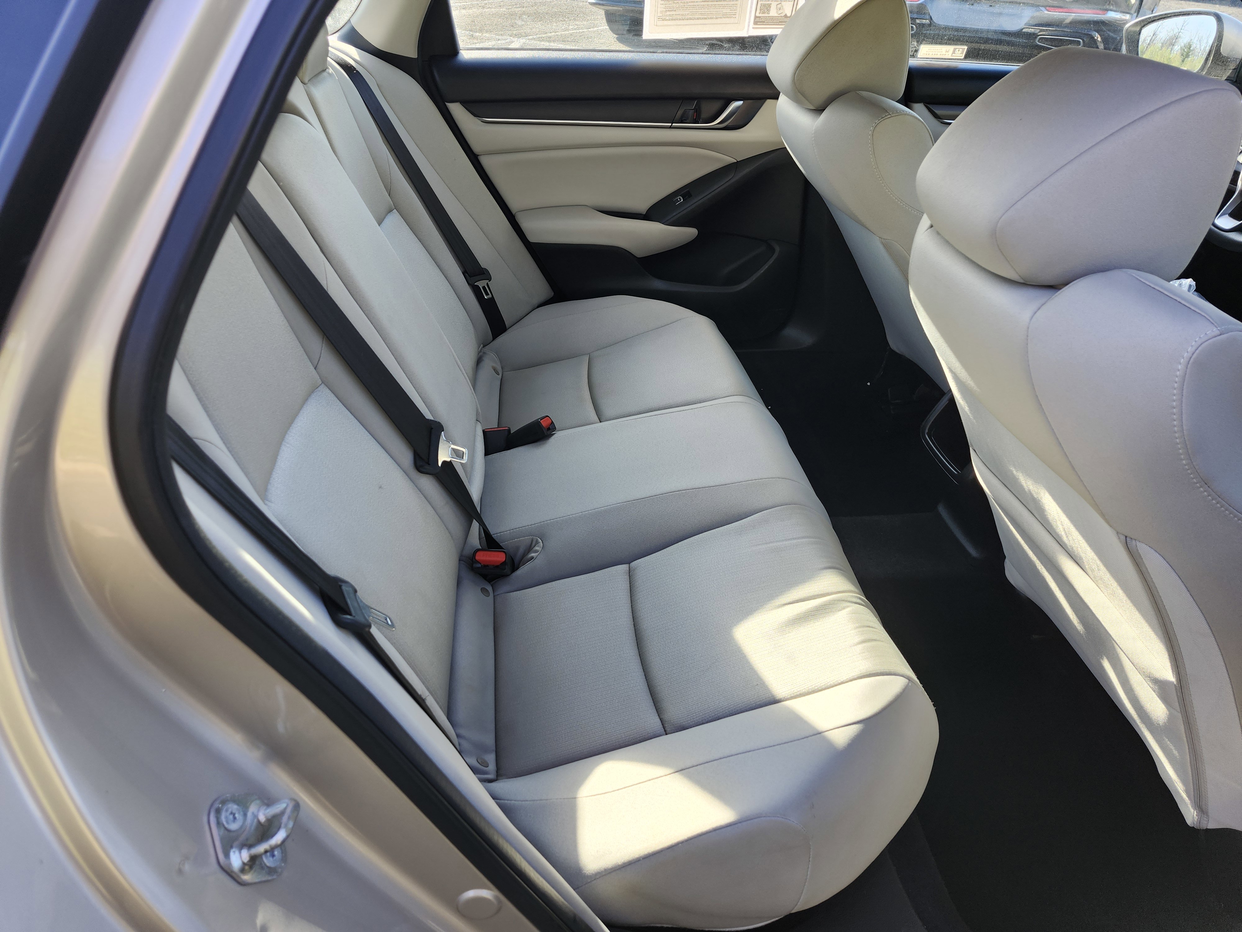Used 2018 Honda Accord LX image 17