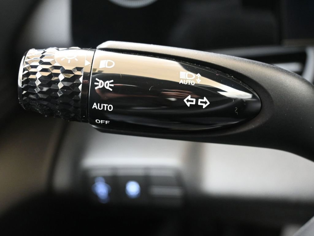 Certified 2024 Hyundai Elantra SEL w/ Convenience Package image 28