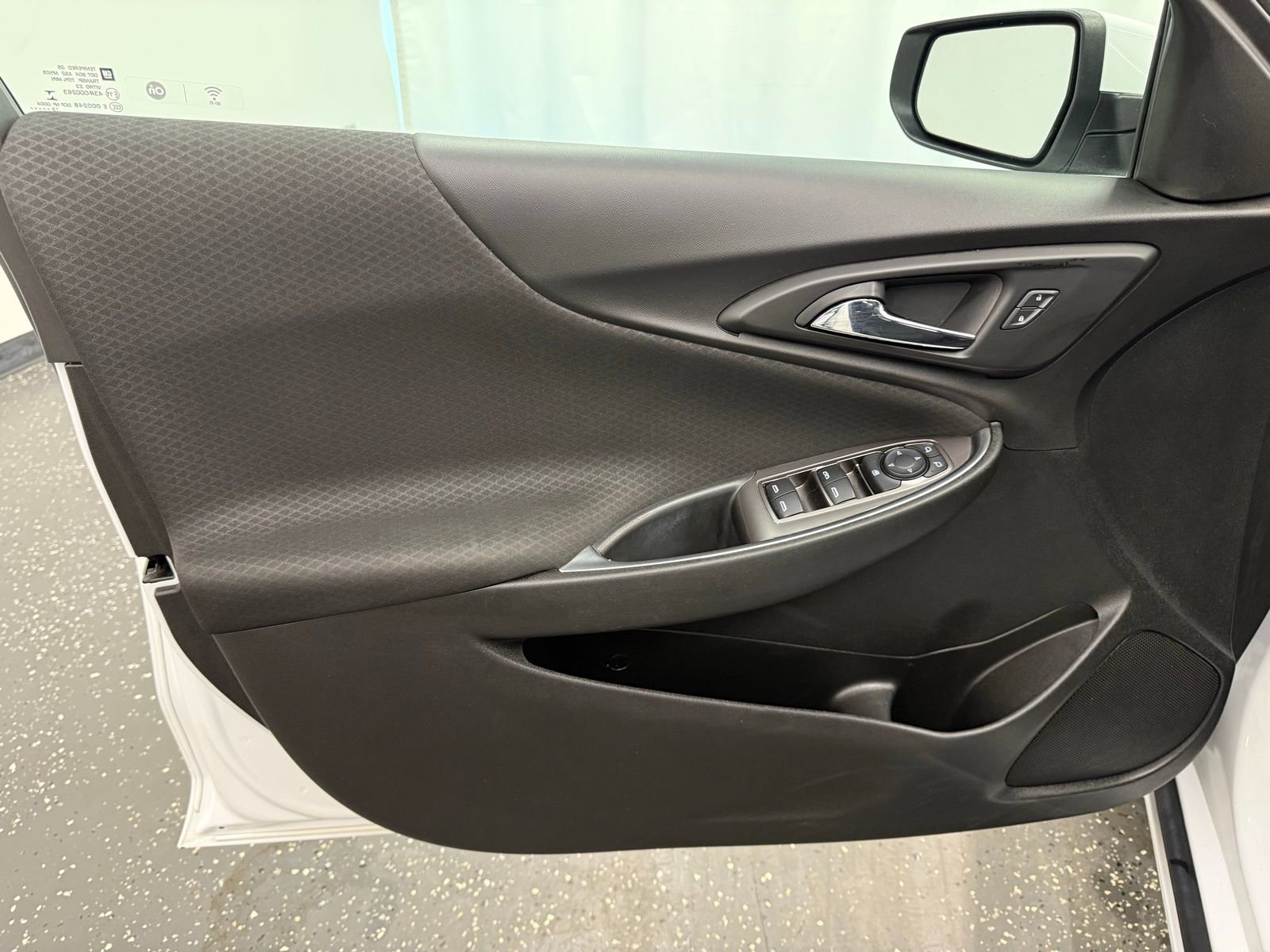 Used 2020 Chevrolet Malibu LT image 9