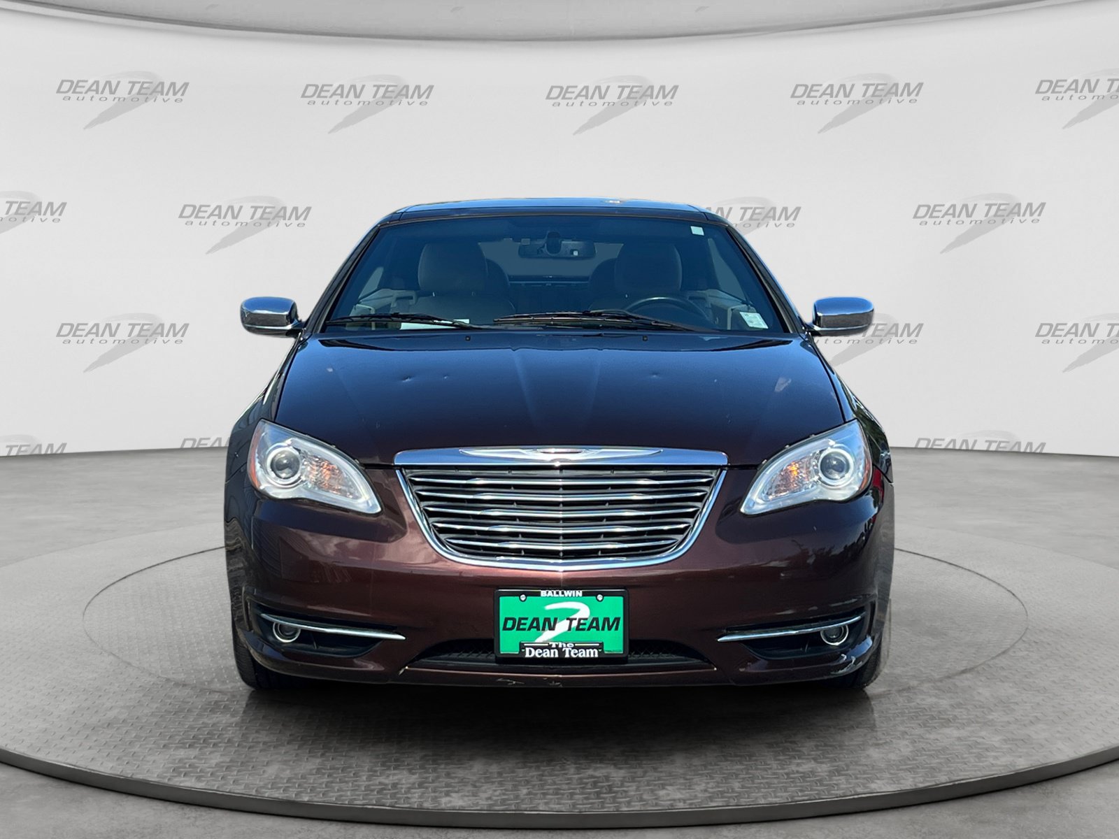 Used 2013 Chrysler 200 Limited FWD image 2