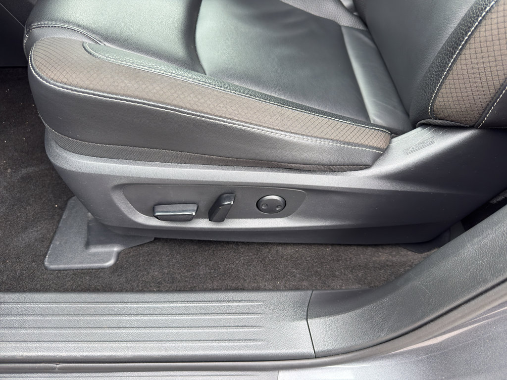 Certified 2025 Nissan Pathfinder SL image 15