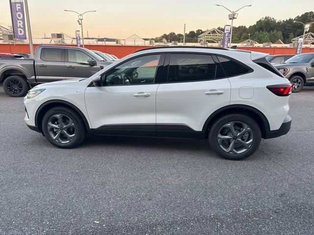New 2025 Ford Escape ST-Line w/ Equipment Group 301A image 6